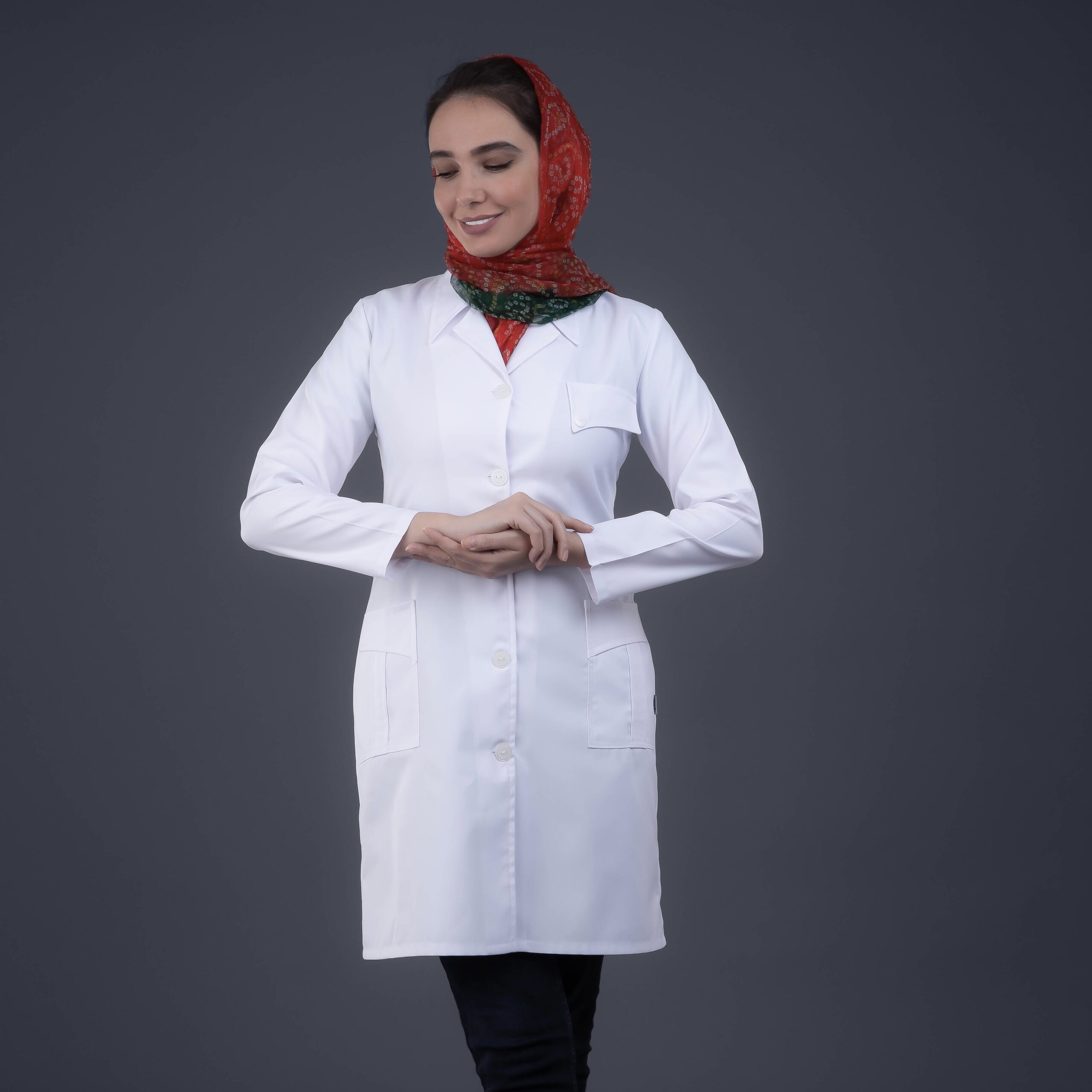 روپوش پزشکی زنانه مدل نقاب‌دار